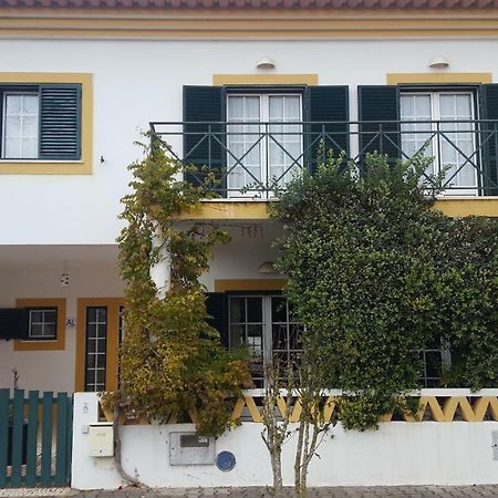 ヴィラ・ノヴァ・デ・ミルフォンテス Casa Da Oliveiraヴィラ エクステリア 写真