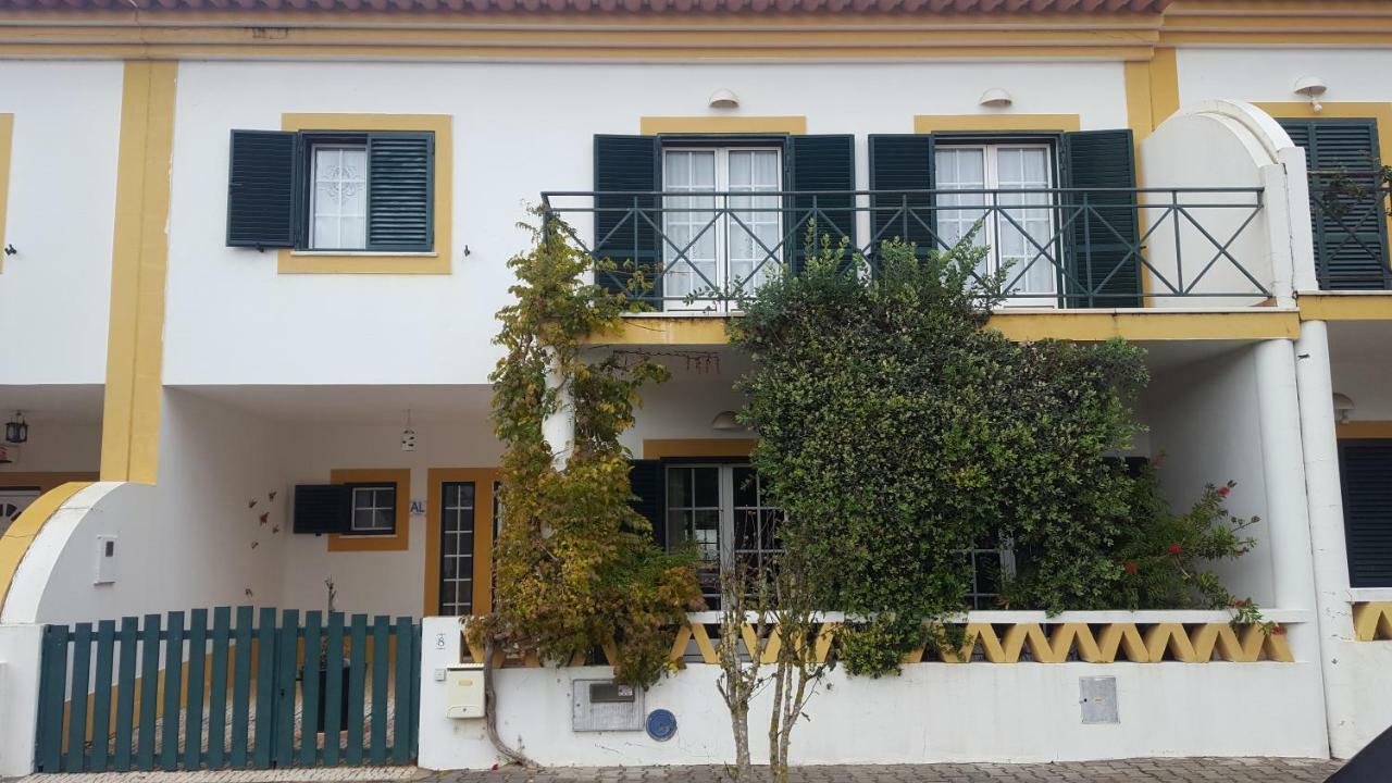 ヴィラ・ノヴァ・デ・ミルフォンテス Casa Da Oliveiraヴィラ エクステリア 写真