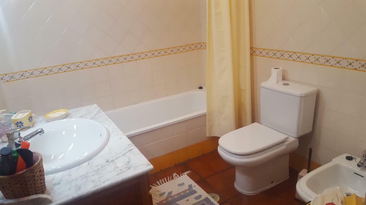 ヴィラ・ノヴァ・デ・ミルフォンテス Casa Da Oliveiraヴィラ エクステリア 写真